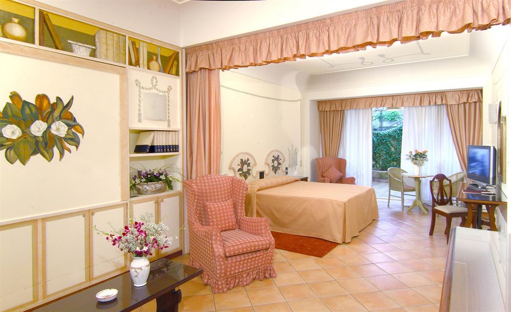 Hotel Shangri-La Roma Esterno foto