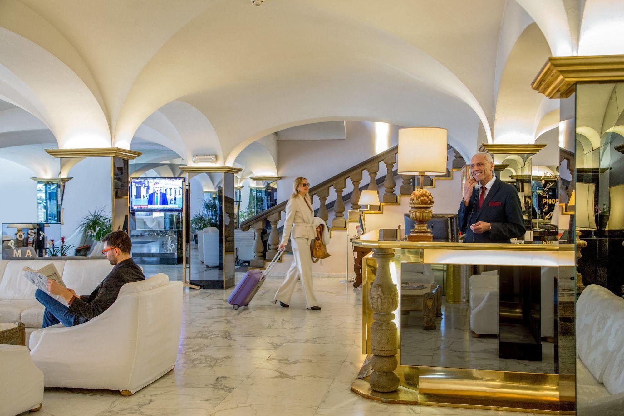 Hotel Shangri-La Roma Esterno foto