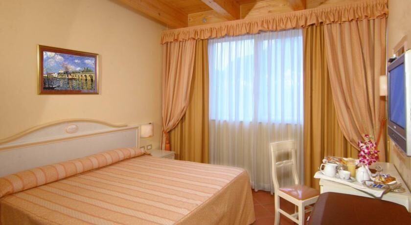Hotel Shangri-La Roma Esterno foto